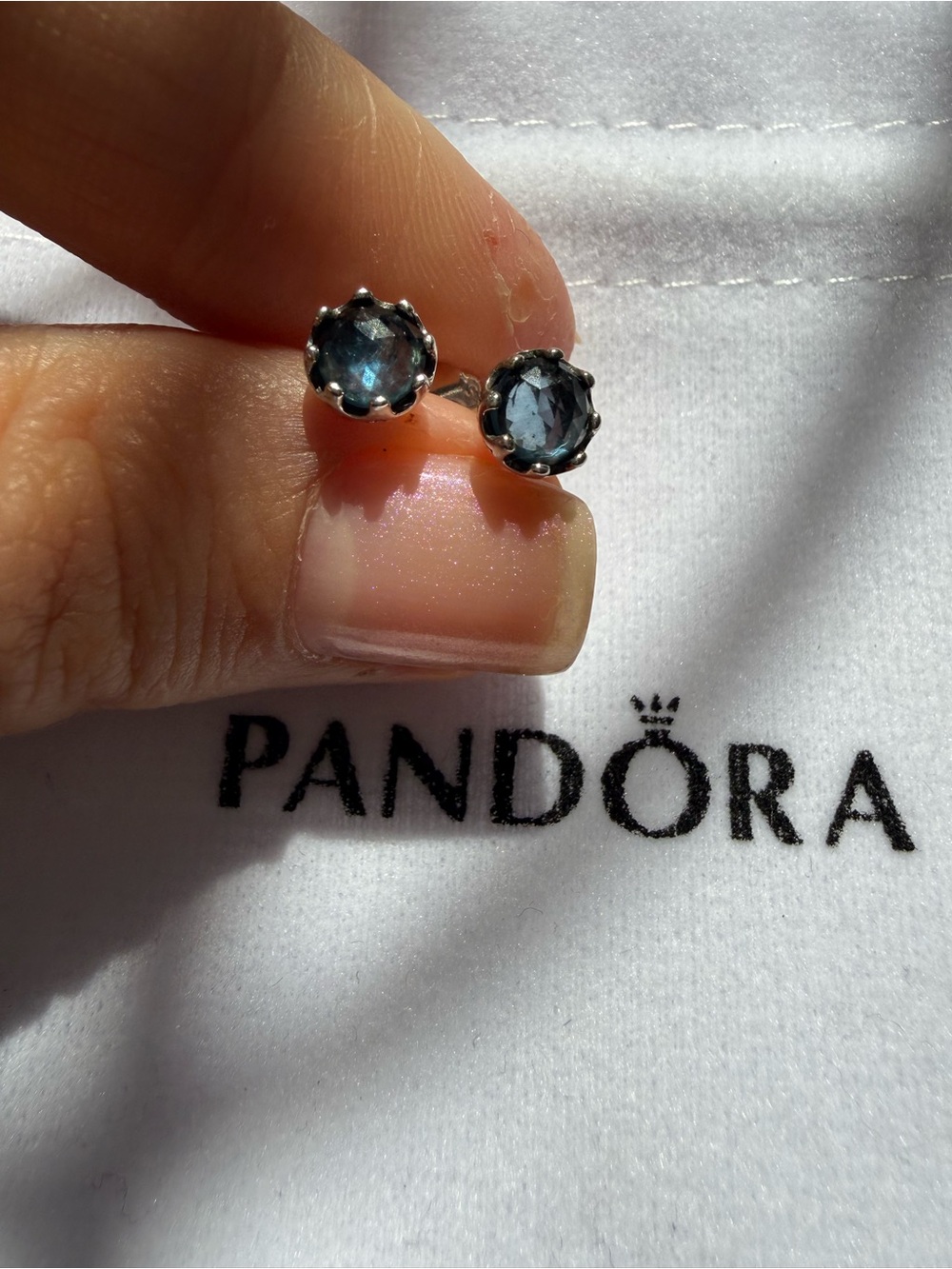 Brand New Genuine Pandora S925 BLUE Sparkling Crown Stud CZ Earrings 298311NMB